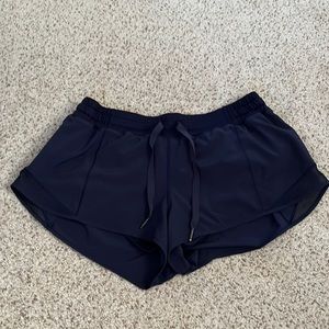 Lululemon Hotty Hot Low-Rise Lined 2.5” Short